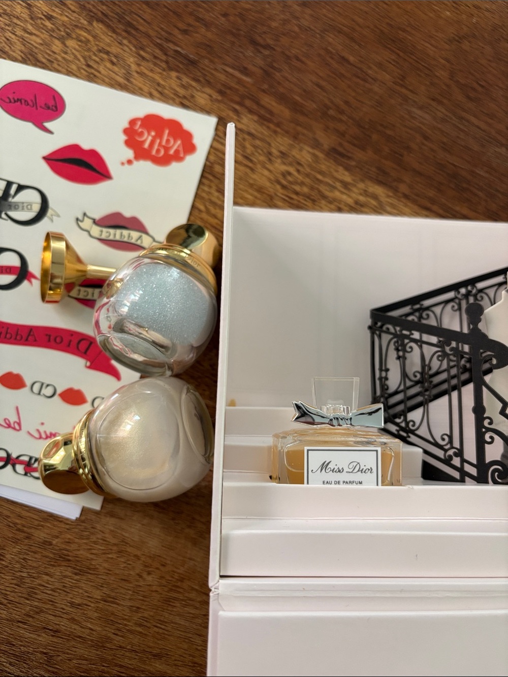 Eau de Parfum Necklace Bottle - Gold & Pearl White for set